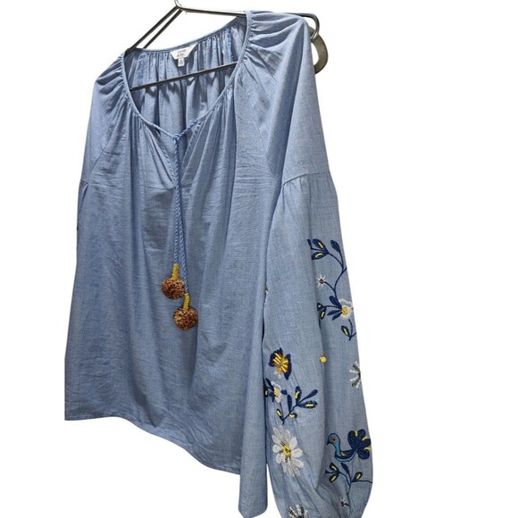 Crown & Ivy Embroidered Boho Peasant Blouse Blue Floral Butterfly Tassel Women’s - Picture 3 of 9